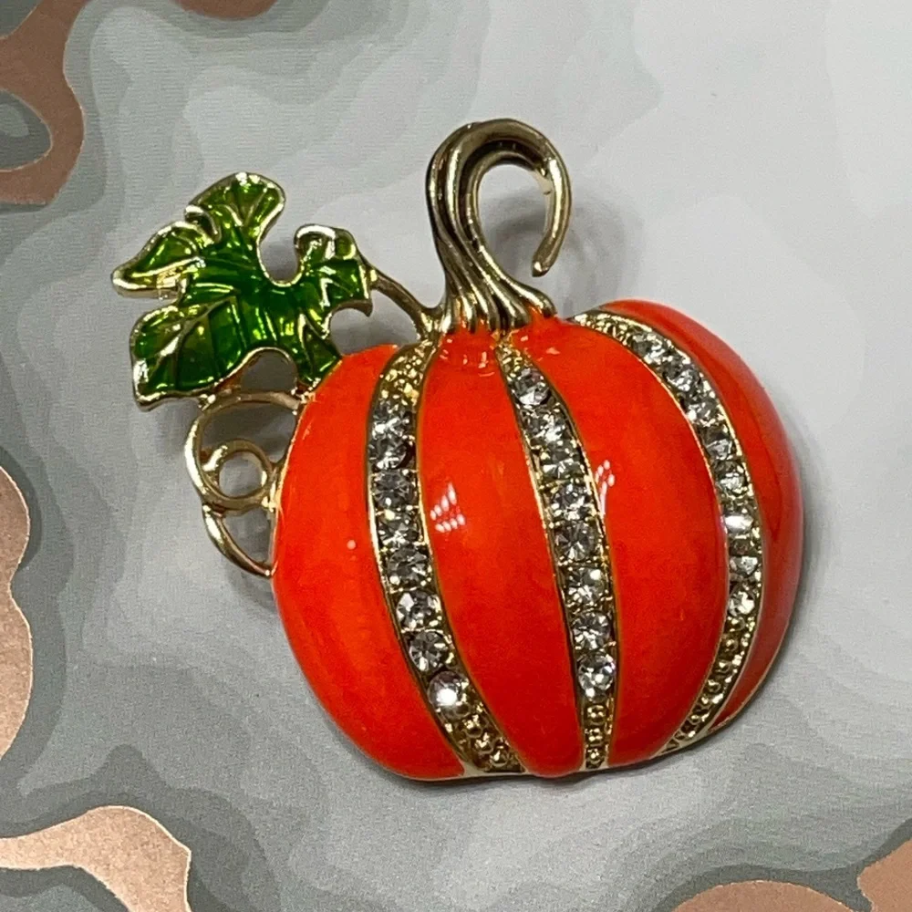 NEW 4pc pumpkin themed bundle with orange wine glass, crossbody, dust bag & pin - Picture 7 of 16